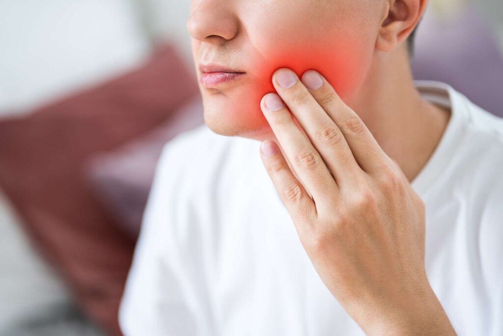 Single-cell analysis reveals how harmful bacteria may promote gum disease