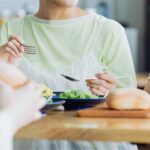 Dietary fiber helps probiotics settle in the gut